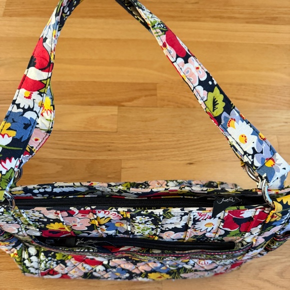 Vera Bradley Poppy Fields Handbag Purse Red Black Floral - Picture 4 of 15